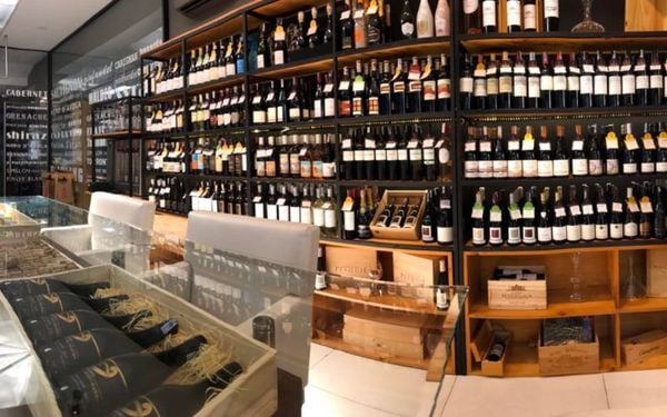 cửa hàng rượu vang: không gian quý phái