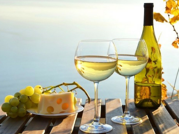 Rượu vang trắng ngon: hương vị tinh tế nhất Rượu vang trắng ngon: hương vị tinh tế nhất