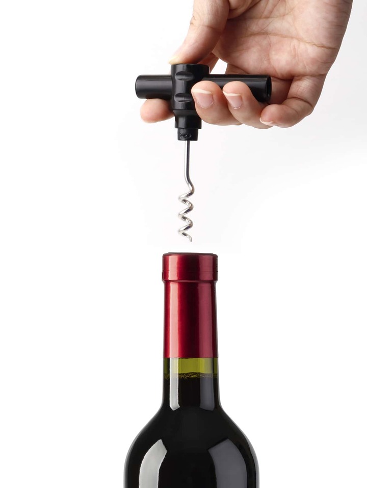 Nút chai rượu vang: Cách bảo quản và mở nút hiệu quả nhất Nút chai rượu vang: Cách bảo quản và mở nút hiệu quả nhất