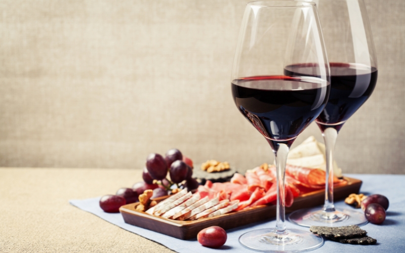 Rượu Vang Đỏ: Khám Phá Hương Vị Tuyệt Vời
